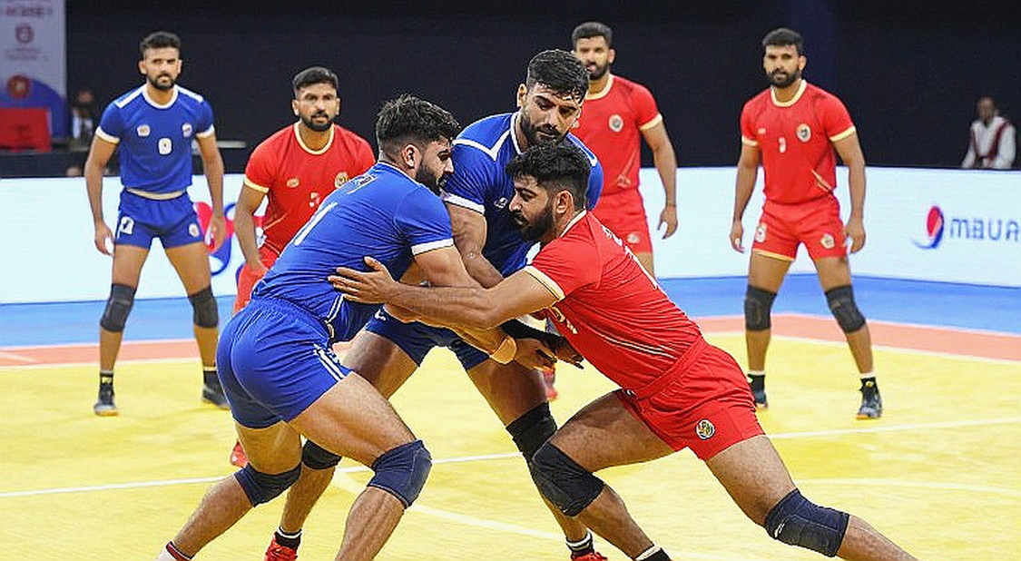 अहमदाबाद का पहला दिन: 89 अंकों का मैच, 23 रेड पॉइंट्स और एक पॉइंट्स टेबल जो अभी पूरा सच नहीं बोल रही